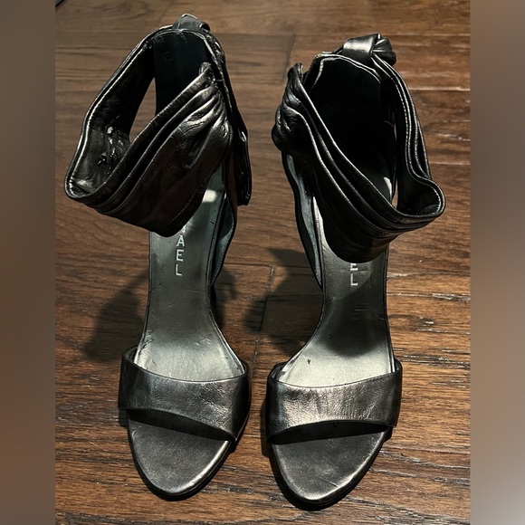 Michael Women Silver Sandals/Heels Size 6.5 - Picture 1 of 5